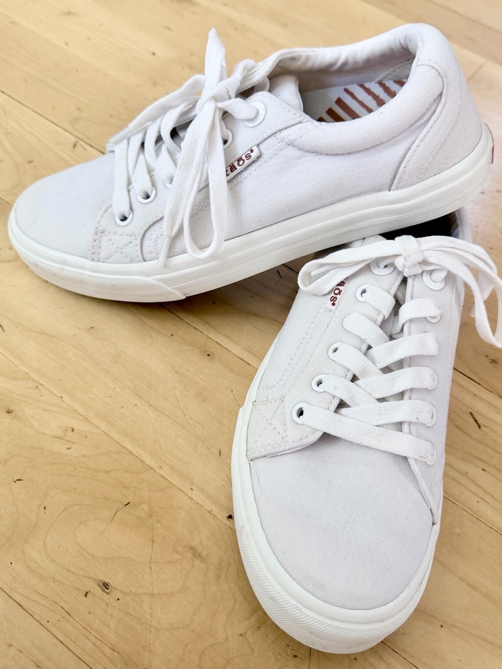 Taos Women's White Canvas Sneakers Size 8
